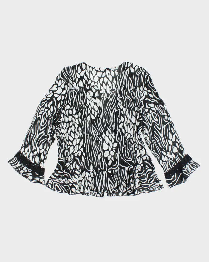 Y2k 00s Violet & Claire Pattern Mesh Blouse - XL sold by Rokit product image thumbnail 2