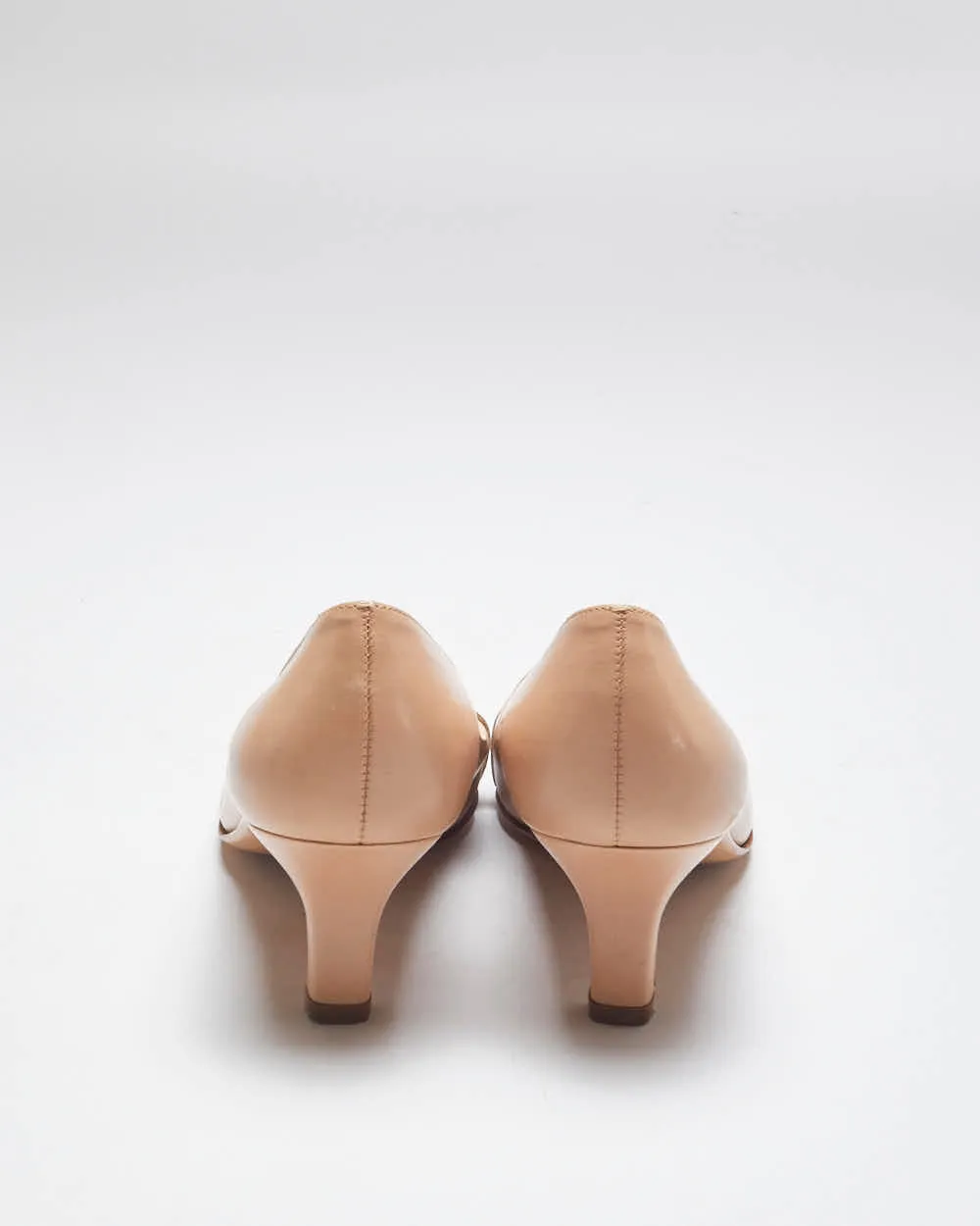 Vintage Women's Salvatore Ferragamo Narrow Heeled Shoes - UK 4.5 sold by Rokit product image thumbnail 4