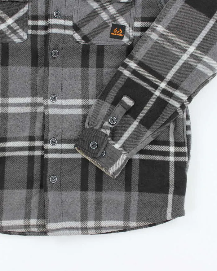 Realtree Checked Flannel Fleece - L sold by Rokit product image thumbnail 4