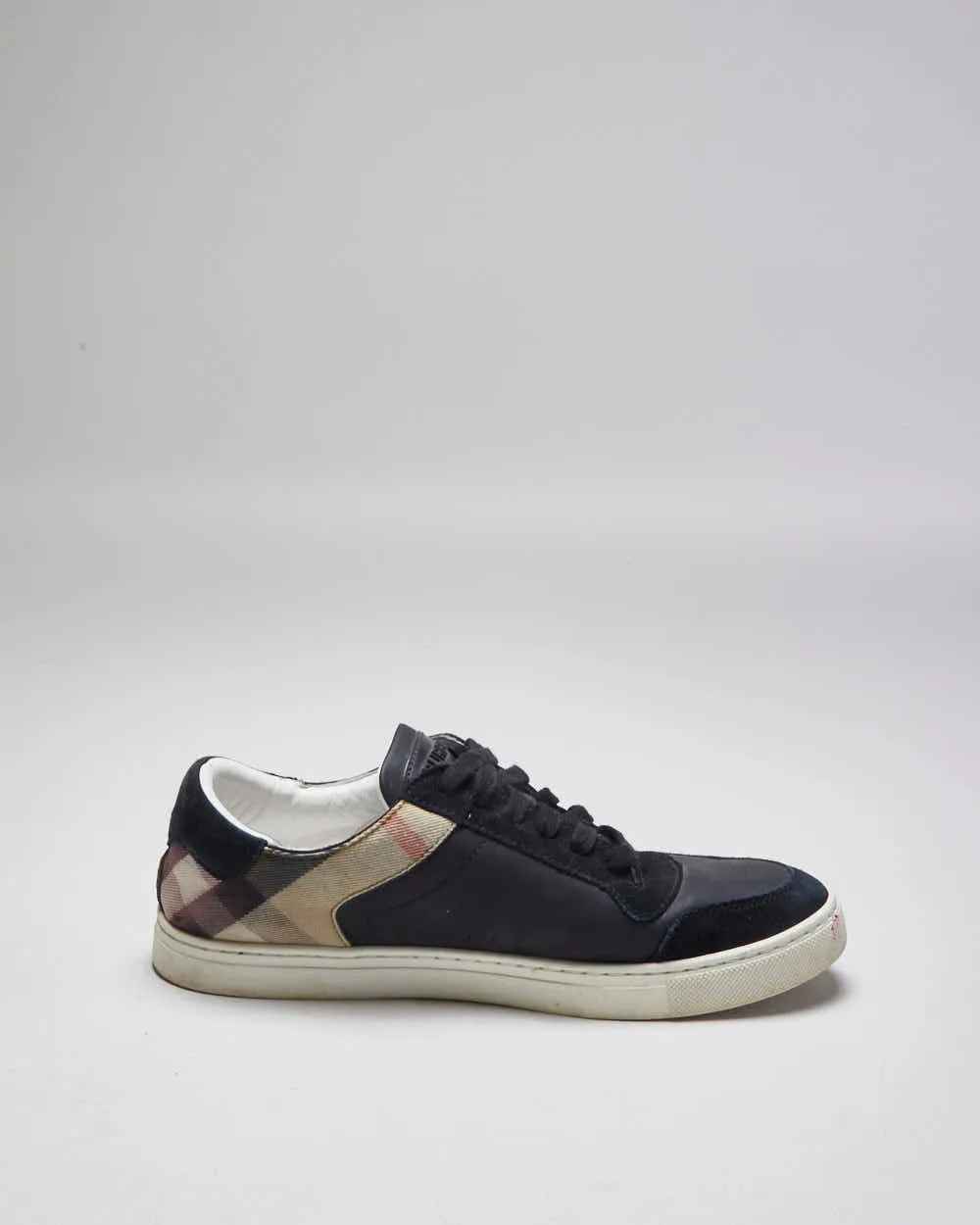 Vintage 2000's Burberry Suede Low Trainers - UK 8 sold by Rokit product image thumbnail 2