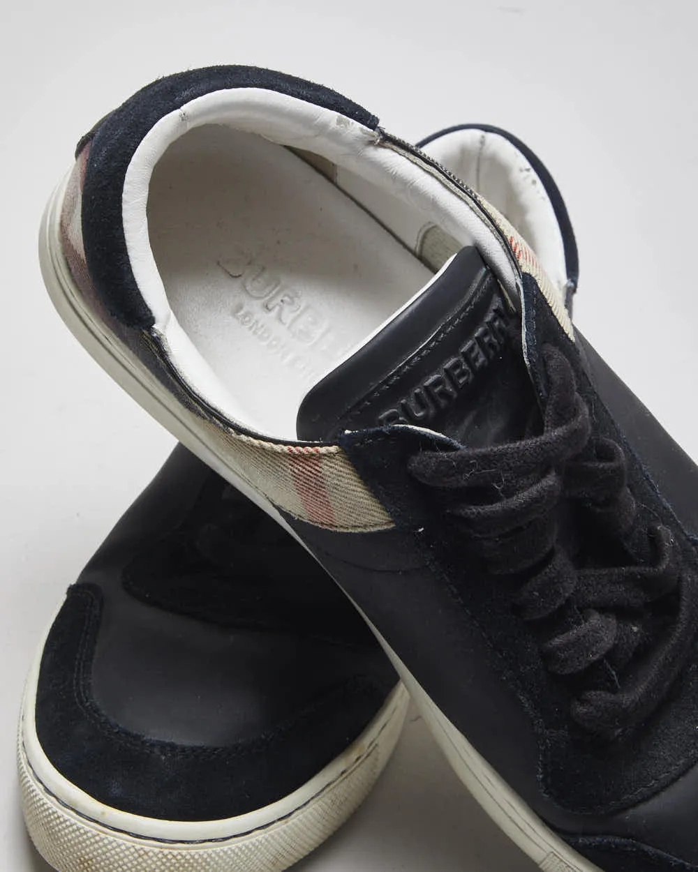 Vintage 2000's Burberry Suede Low Trainers - UK 8 sold by Rokit product image thumbnail 5