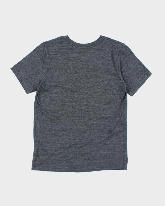 Vintage Women's The North Face Bear Graphic T-Shirt - S sold by Rokit product image thumbnail 2