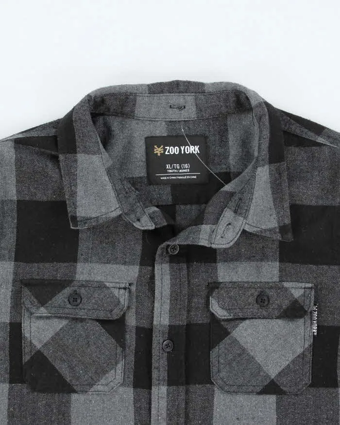 Vintage Y2k 00s Zoo York Oversized Flannel Shirt - Youth XL sold by Rokit product image thumbnail 3
