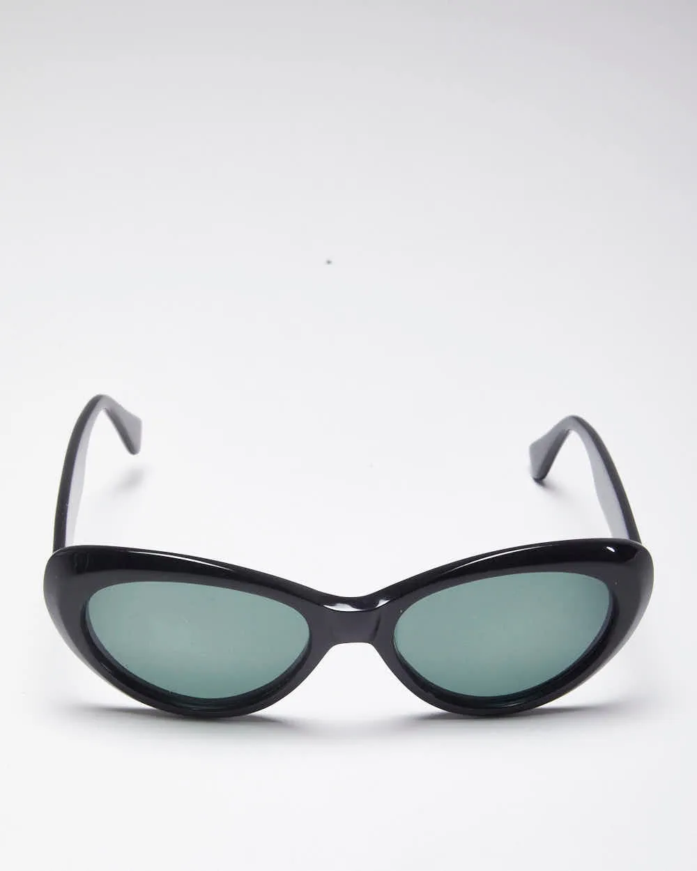 Vintage Y2k 00s DKNY Black Sunglasses sold by Rokit product image thumbnail 4