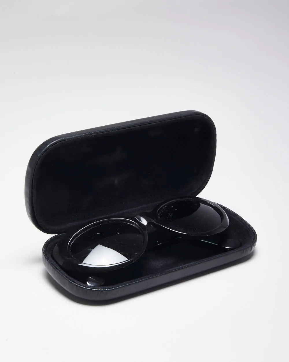 Vintage Y2k 00s DKNY Black Sunglasses sold by Rokit product image thumbnail 5