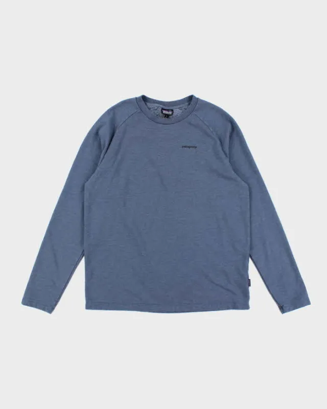Vintage 2000's Patagonia Lightweight Small Logo Sweatshirt - L sold by Rokit