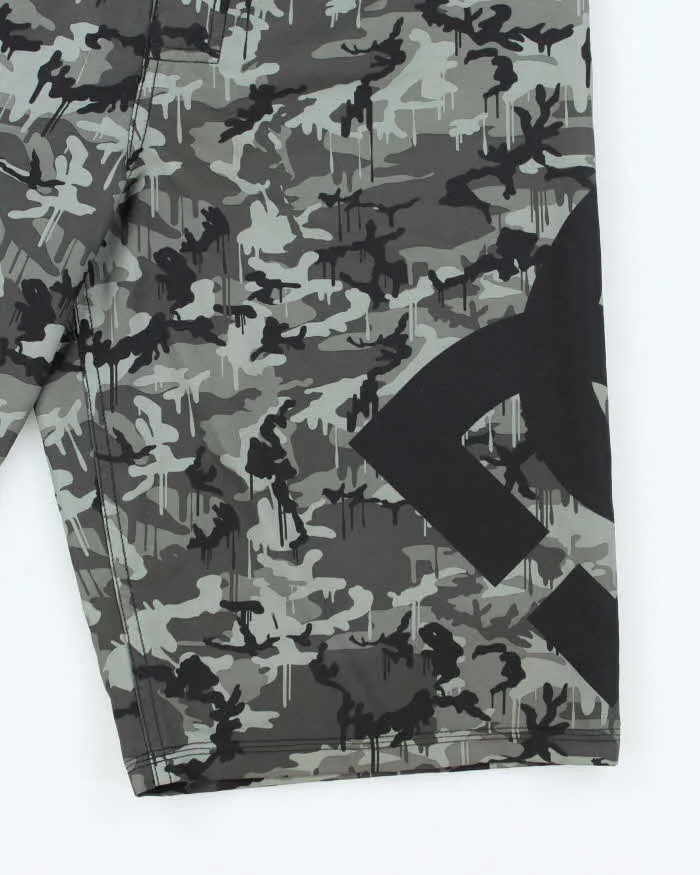 Vintage Y2K DC Skate Co. Camouflage Board Shorts - W30 L11 sold by Rokit product image thumbnail 4