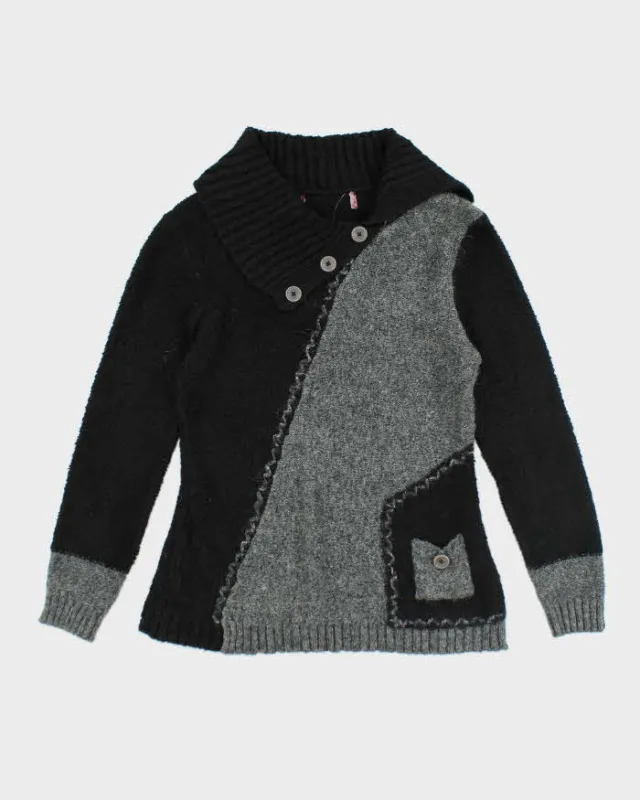 Vintage Y2k 00s Button Collard Jumper - S sold by Rokit