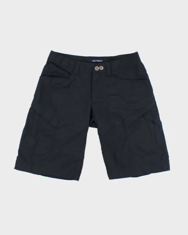 Vintage 2000's Arc'teryx Lightweight Cargo Shorts - W30 L12 sold by Rokit