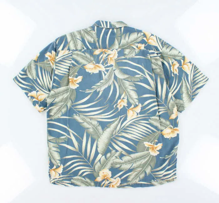 Vintage Tommy Bahama Hawaiian Shirt - L sold by Rokit product image thumbnail 2