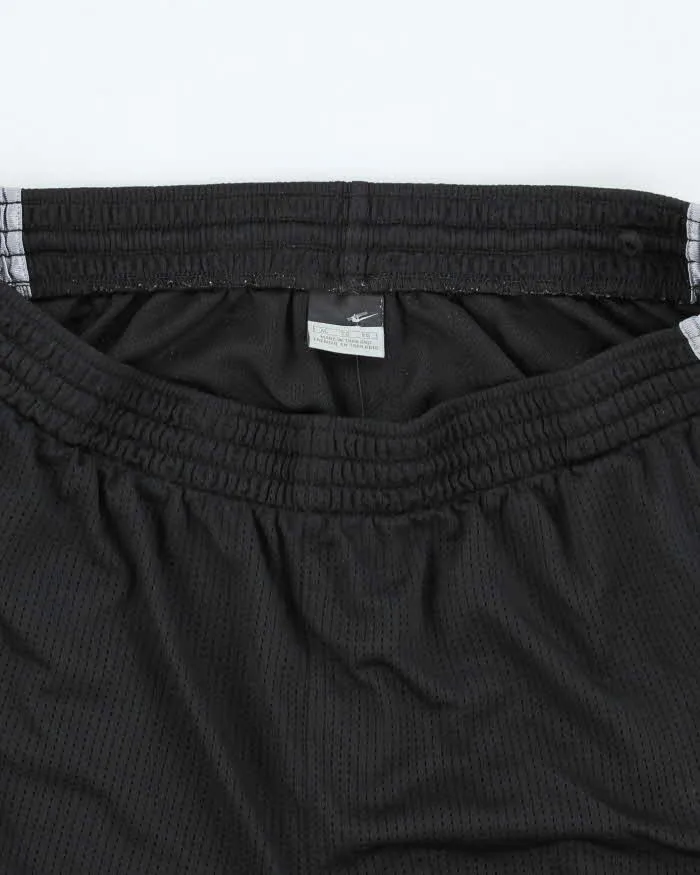 Vintage 2000's Nike Oversized Basketball Shorts - XL sold by Rokit product image thumbnail 3