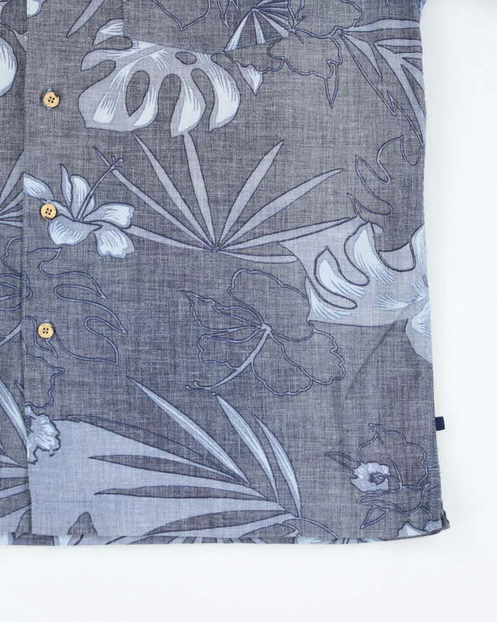 Vintage 2000's GAP Button Up Hawaiian Shirt - L sold by Rokit product image thumbnail 4