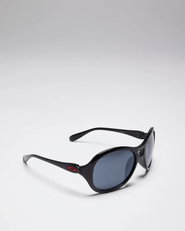 Vintage 2000's Women's Oakley Vacancy Wide Frame Sunglasses sold by Rokit