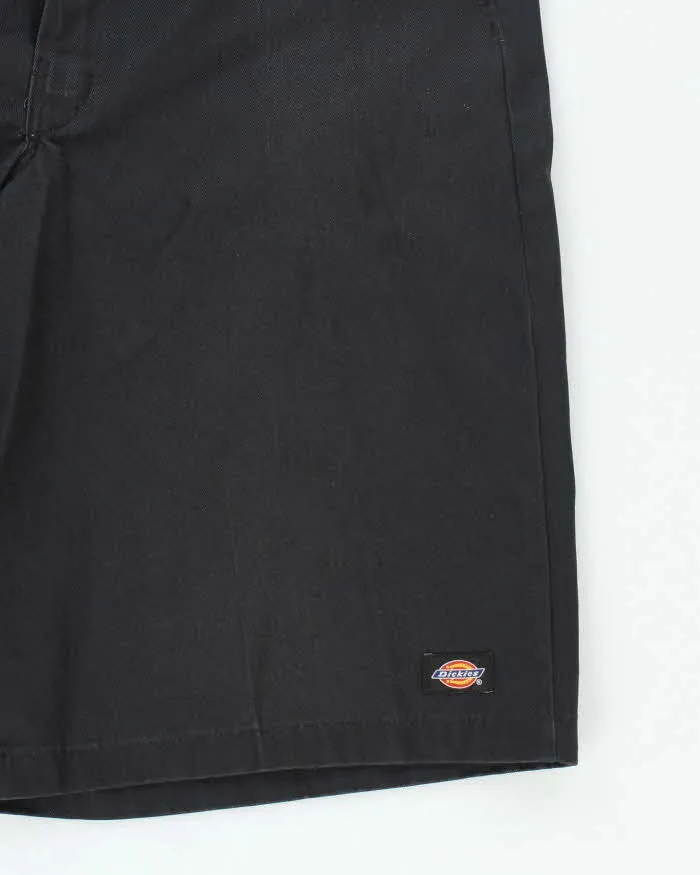Vintage Dickies Wide Workwear Chino Shorts - W34 L13 sold by Rokit product image thumbnail 4