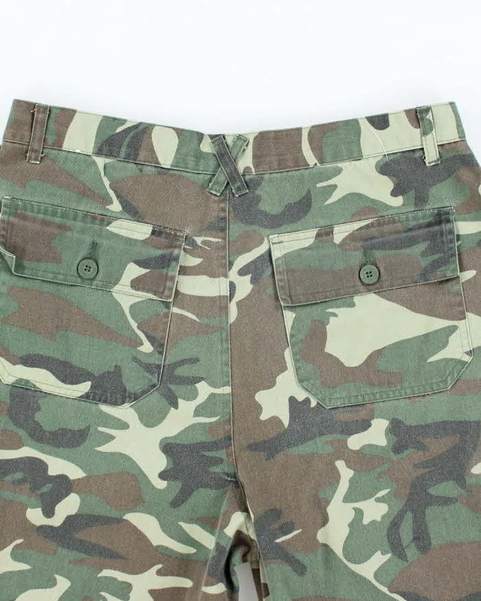 Vintage Y2K Baggy Camouflage Cargo Shorts - W32 L11 sold by Rokit product image thumbnail 4
