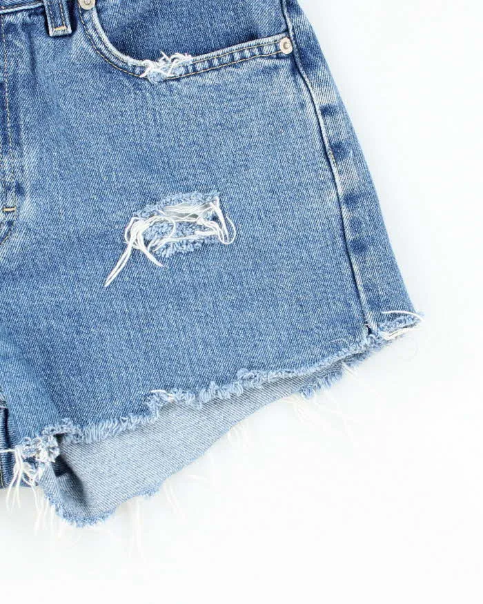 Vintage Tommy Hilfiger Denim Shorts - W29 sold by Rokit product image thumbnail 5