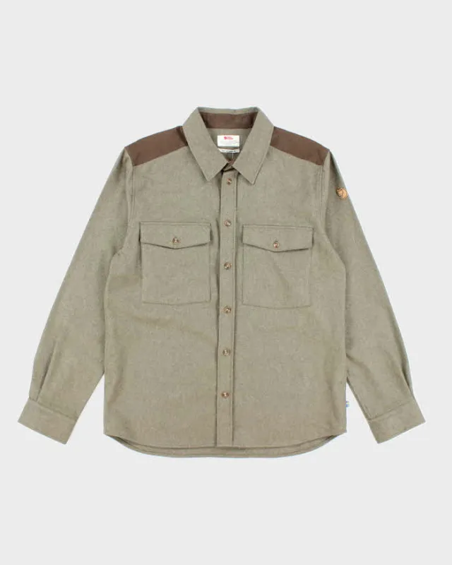 Vintage 2000's Fjall Raven Heavyweight Button Up Shirt - L sold by Rokit
