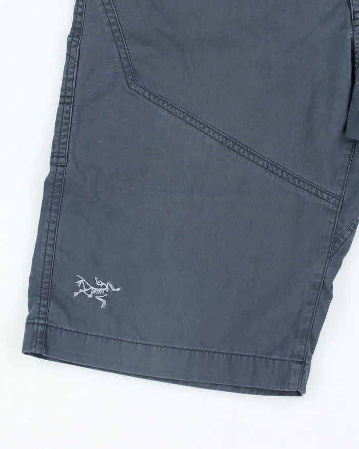 Vintage Arc'teryx Lightweight Chino Hiking Shorts - W32 L11 sold by Rokit product image thumbnail 4