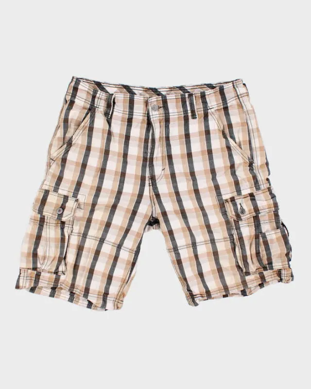 Men's Levi's Check Shorts - W36 sold by Rokit
