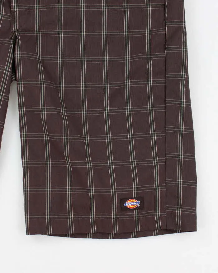Dickies Brown Check Shorts - W38 sold by Rokit product image thumbnail 3