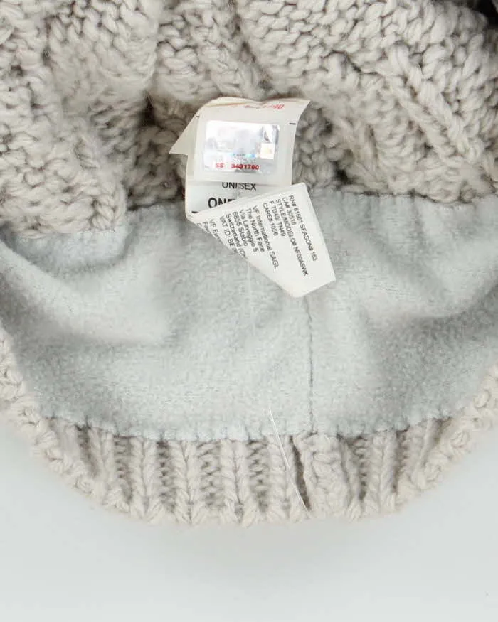 Vintage Y2K Women's The North Face Cable Knit Toque Beanie - OS sold by Rokit product image thumbnail 4