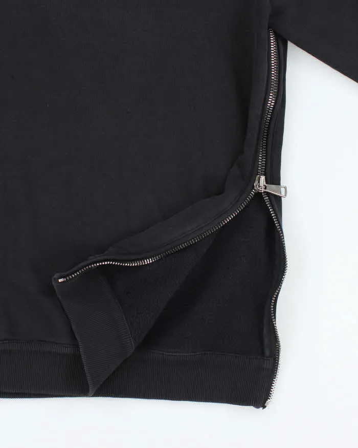 Vintage 2000's Givenchy Heavyweight Textured Sweatshirt - L sold by Rokit product image thumbnail 4