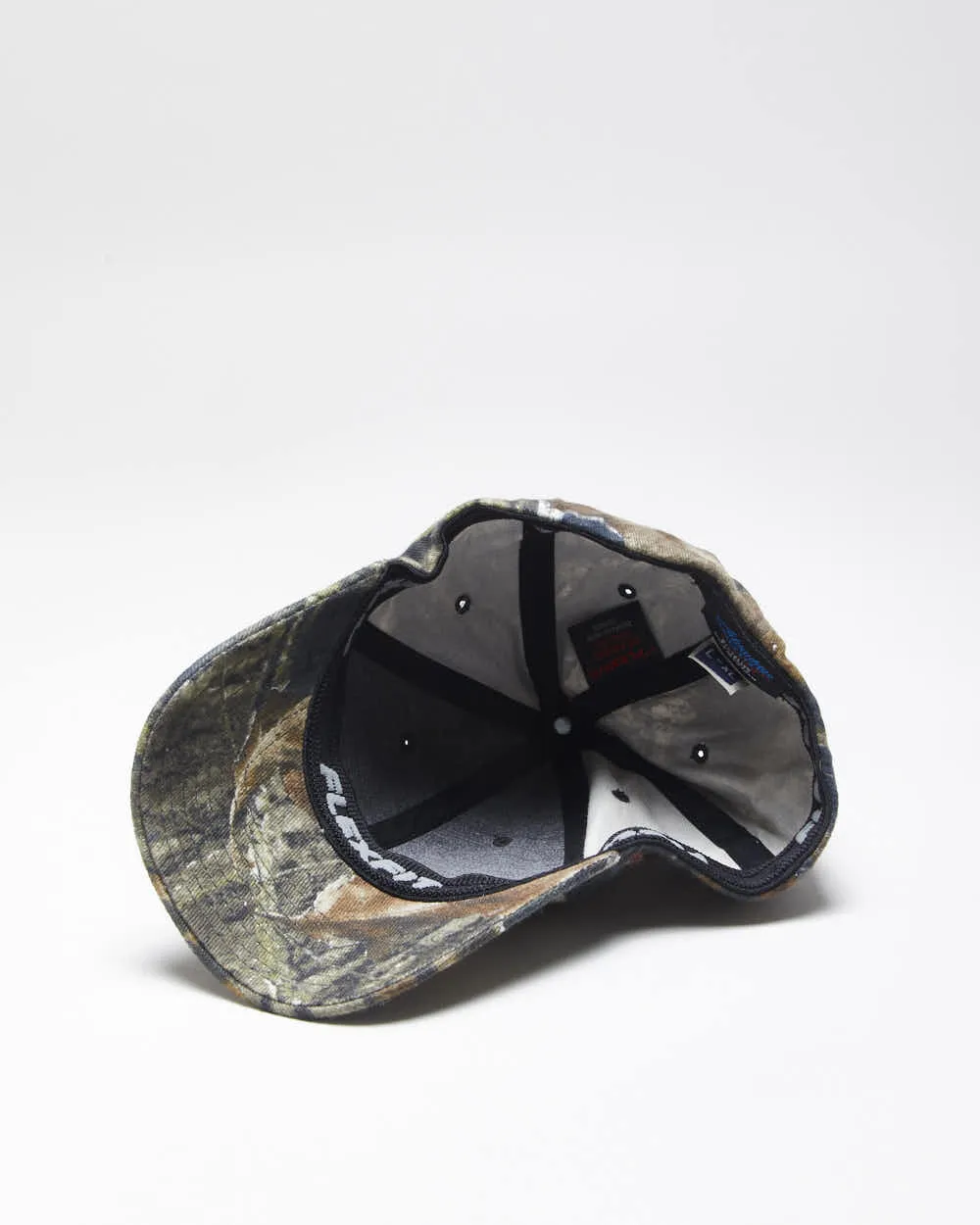 Vintage 2000's Embroidered Real Tree Camouflage Flexifit Cap - OS sold by Rokit product image thumbnail 5