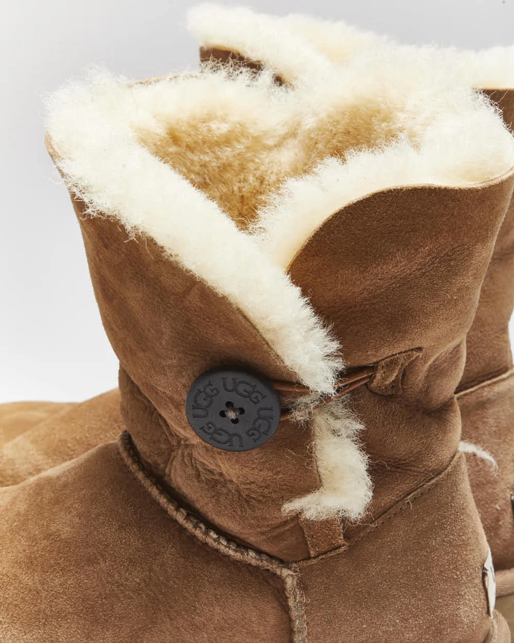 Vintage Y2k 00s UGG Australia Sheepskin Lined Boots - UK6.5 sold by Rokit product image thumbnail 5