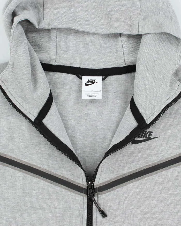 Vintage Nike Lightweight Zip Up Hoodie - S sold by Rokit product image thumbnail 5