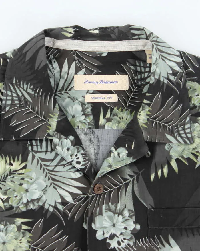 Vintage Tommy Bahama All Over Print Floral T-Shirt - L sold by Rokit product image thumbnail 5