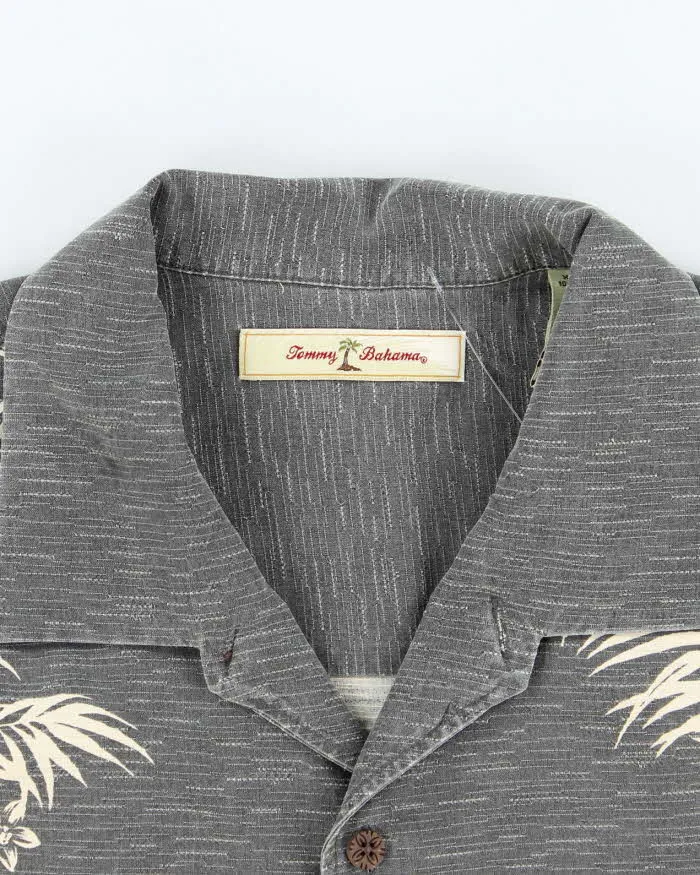 Vintage Tommy Bahama Floral Print Hawaiian Shirt - XL sold by Rokit product image thumbnail 5