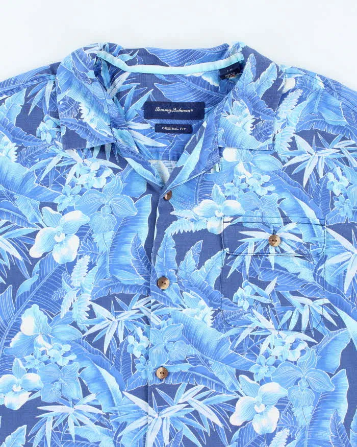 Vintage Tommy Bahama Blue Floral Print Hawaiian Shirt - L sold by Rokit product image thumbnail 3