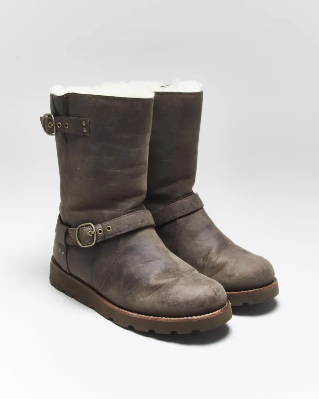 Vintage Y2k 00s UGG Australia Sheepskin Lined Leather Waterproof  Boots - UK6.5 sold by Rokit