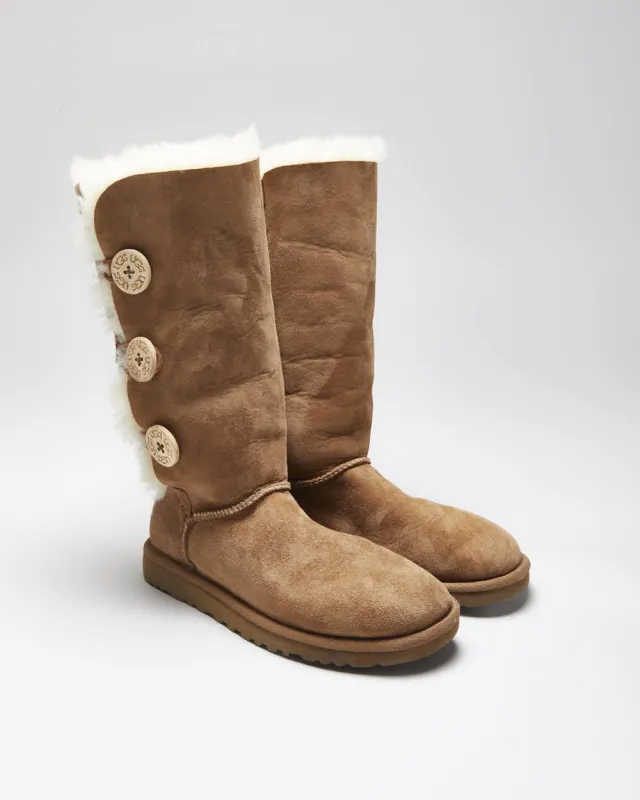 Vintage Y2k 00s UGG Australia Sheepskin Lined boots - UK4.5 sold by Rokit