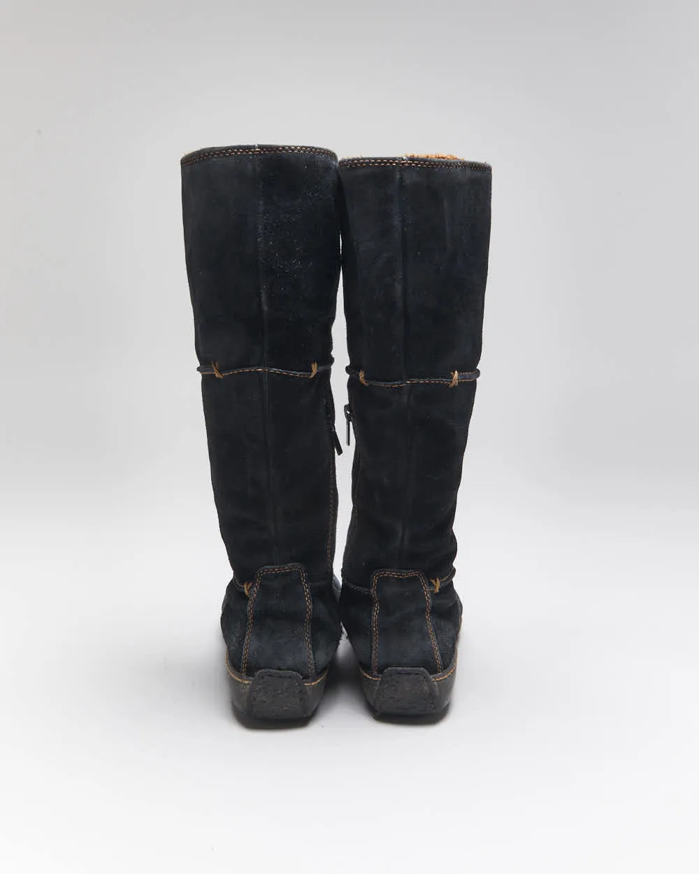 Vintage Y2k 00s Timberland Suede Lace-Up Boots - UK8 sold by Rokit product image thumbnail 4