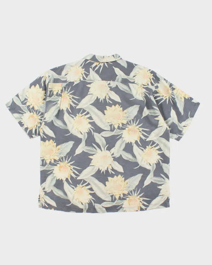 Vintage Tommy Bahama All Over Floral Print Hawaiian Shirt - XL sold by Rokit product image thumbnail 2