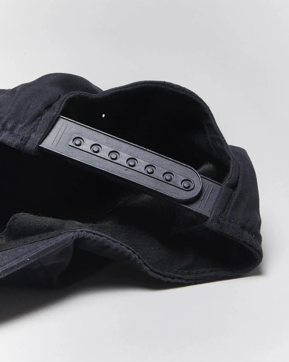 Vintage 90's Umbro Embroidered Logo Snapback Cap - OS sold by Rokit product image thumbnail 5