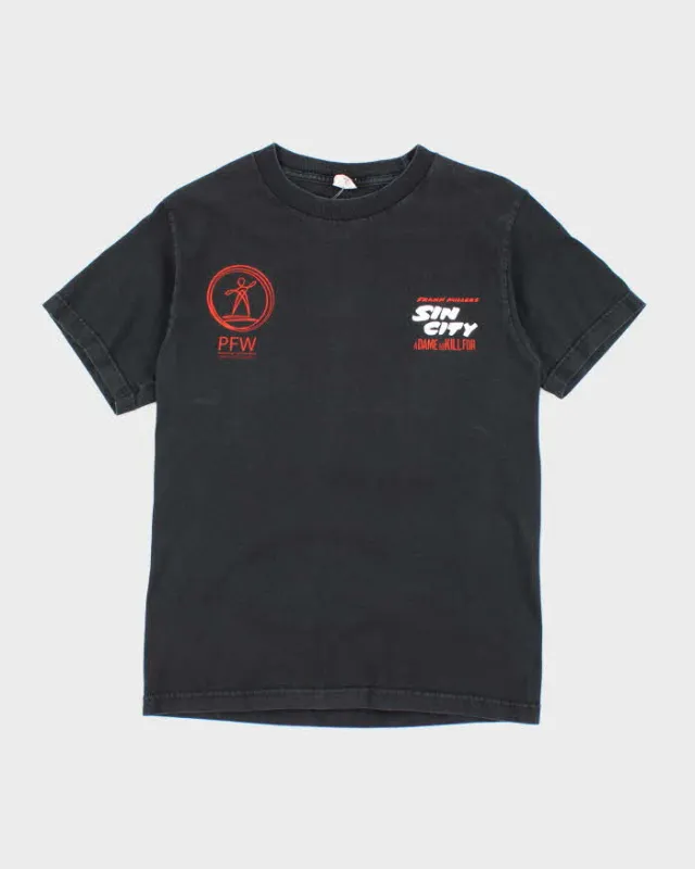 Vintage 2000's Frank Miller's Sin City  T-shirt - S sold by Rokit