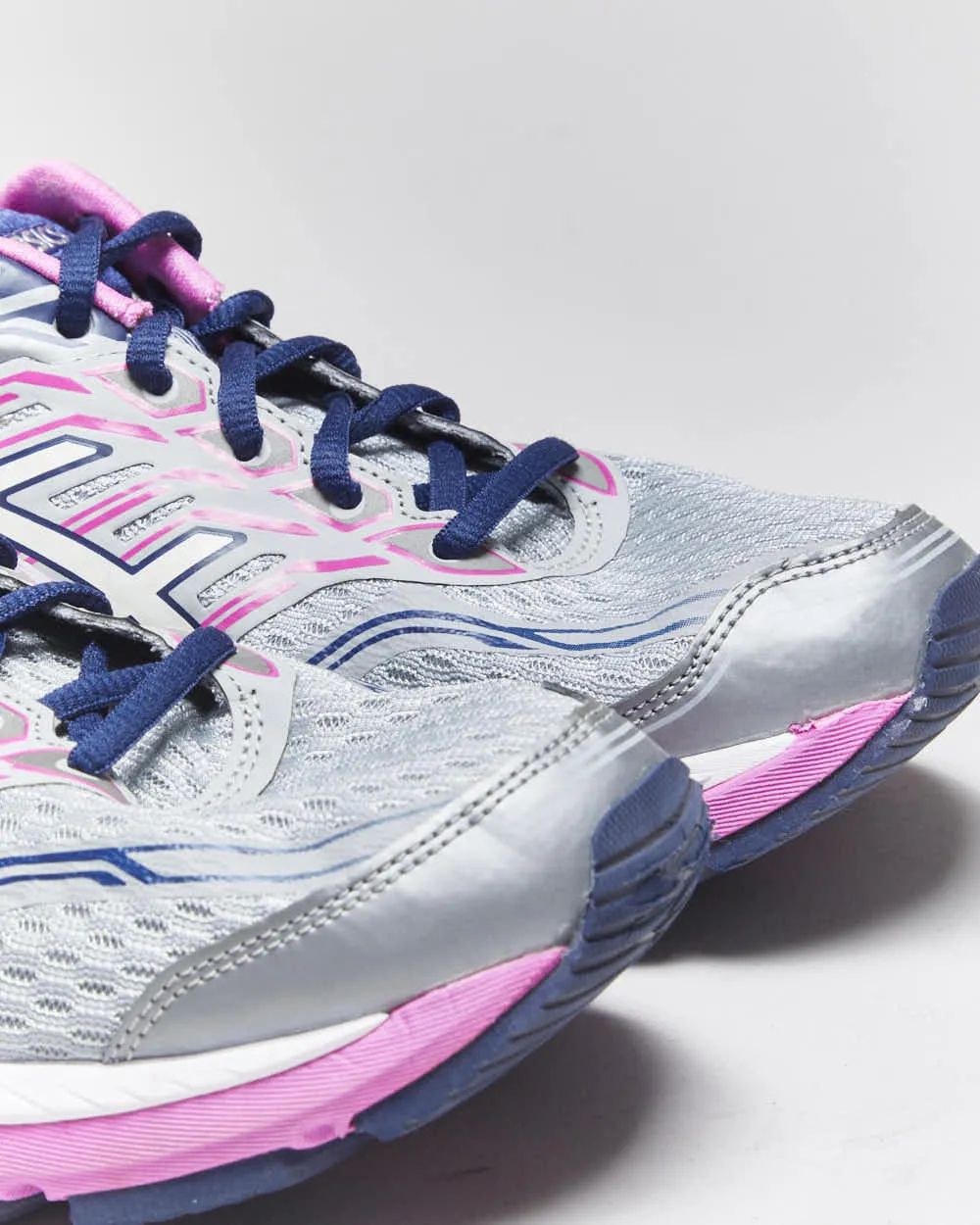 Asics GT2000 Trainers - UK7.5 sold by Rokit product image thumbnail 5