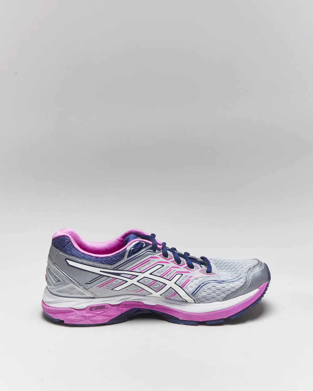 Asics GT2000 Trainers - UK7.5 sold by Rokit product image thumbnail 2