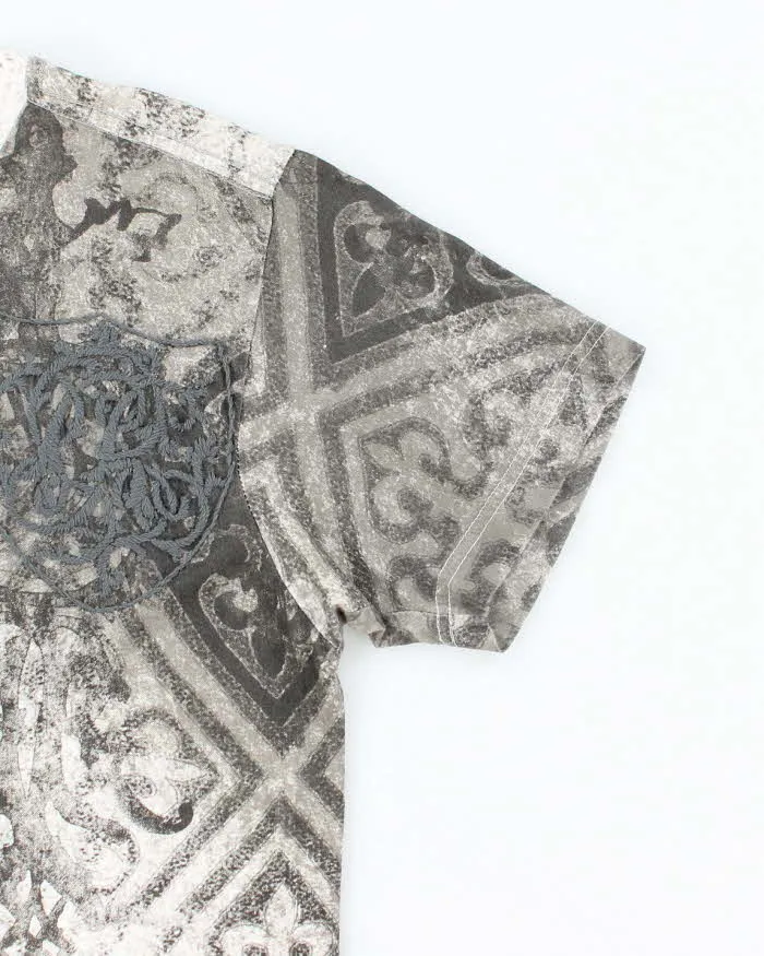 Vintage Y2k 00s Roar All Over Print T-shirt - L sold by Rokit product image thumbnail 4