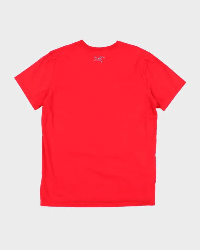 Vintage 2000's Arc'teryx T-shirt - L sold by Rokit product image thumbnail 2