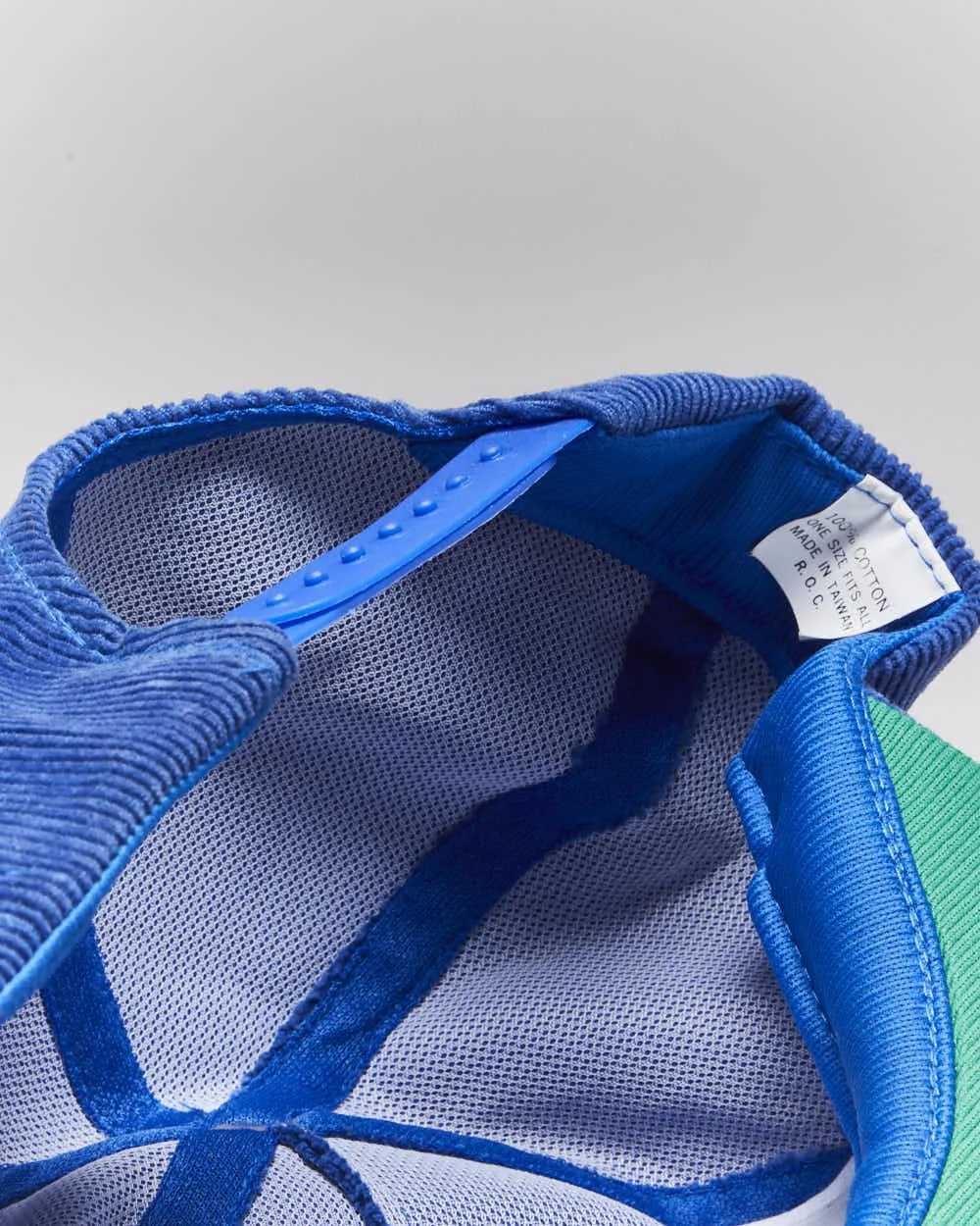 Vintage 90's Molson Skiing Corduroy Snapback Hat - OS sold by Rokit product image thumbnail 5