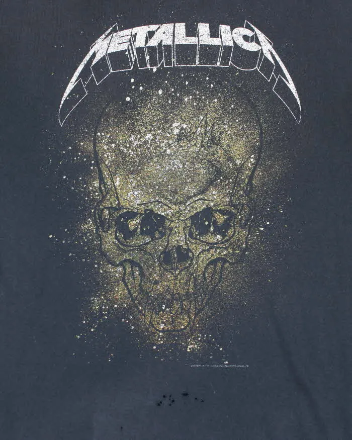 Vintage Metallica Distressed T-shirt - M sold by Rokit product image thumbnail 3