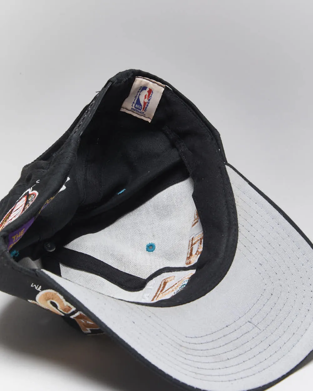 Vintage 90's Starter Vancouver Grizzlies Snapback - OS sold by Rokit product image thumbnail 5