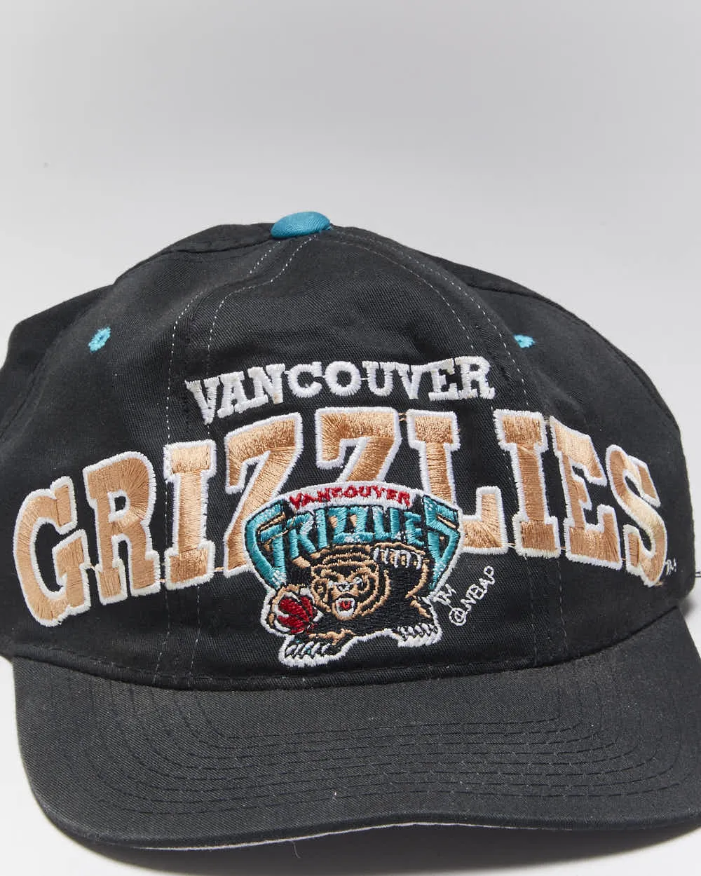 Vintage 90's Starter Vancouver Grizzlies Snapback - OS sold by Rokit product image thumbnail 3
