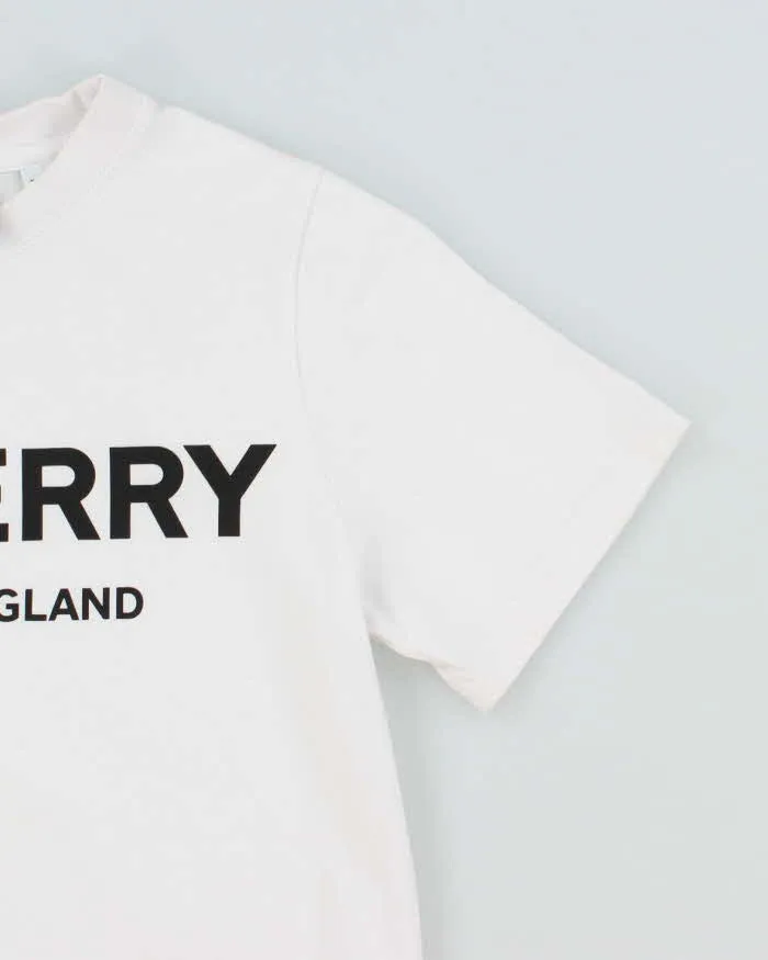 Vintage 2000's Burberry Spell Out Graphic T-Shirt - S sold by Rokit product image thumbnail 4