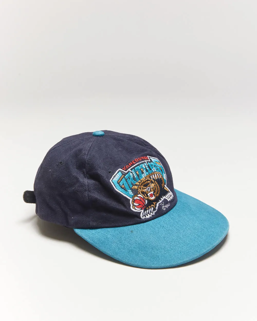 Vintage Vancouver Grizzlies Cap - OS sold by Rokit