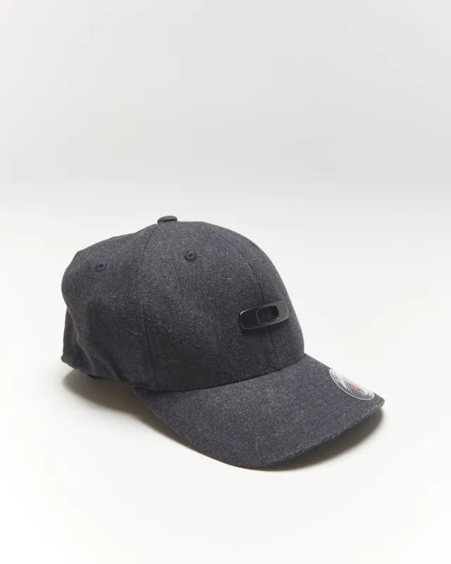 Vintage Oakley O Logo Fitted Cap - S/M sold by Rokit