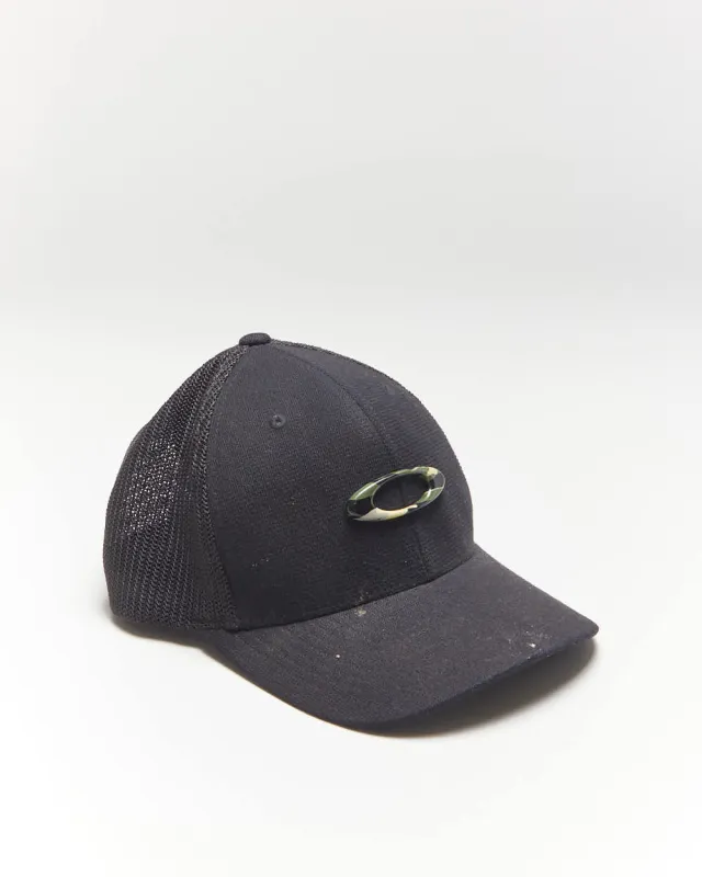 Vintage Oakley O Logo Fitted Trucker Cap - L/XL sold by Rokit
